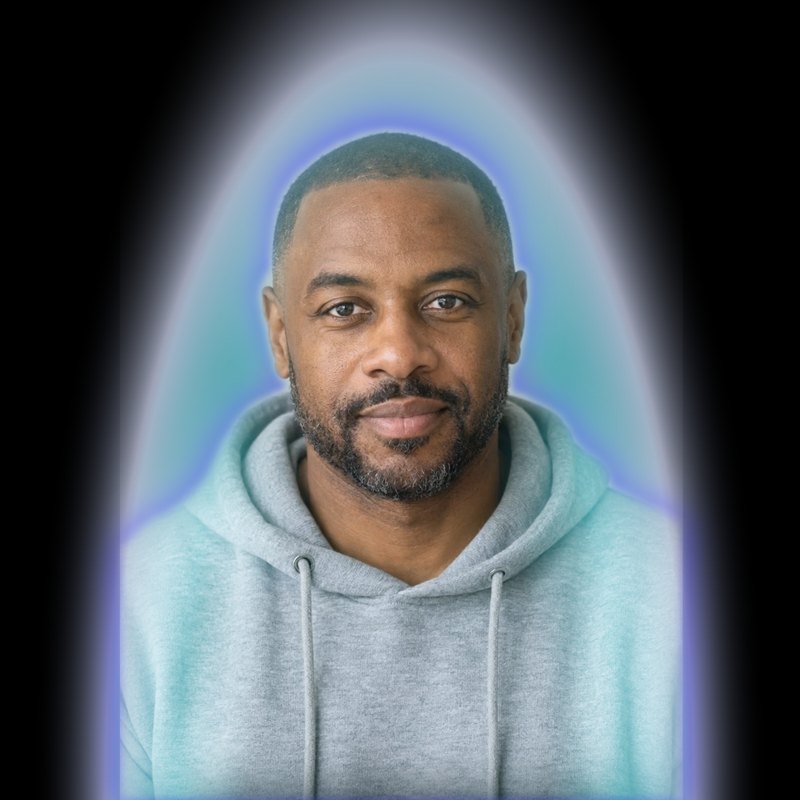 Example aura photo: indigo core, turquoise breath, silver outer light
